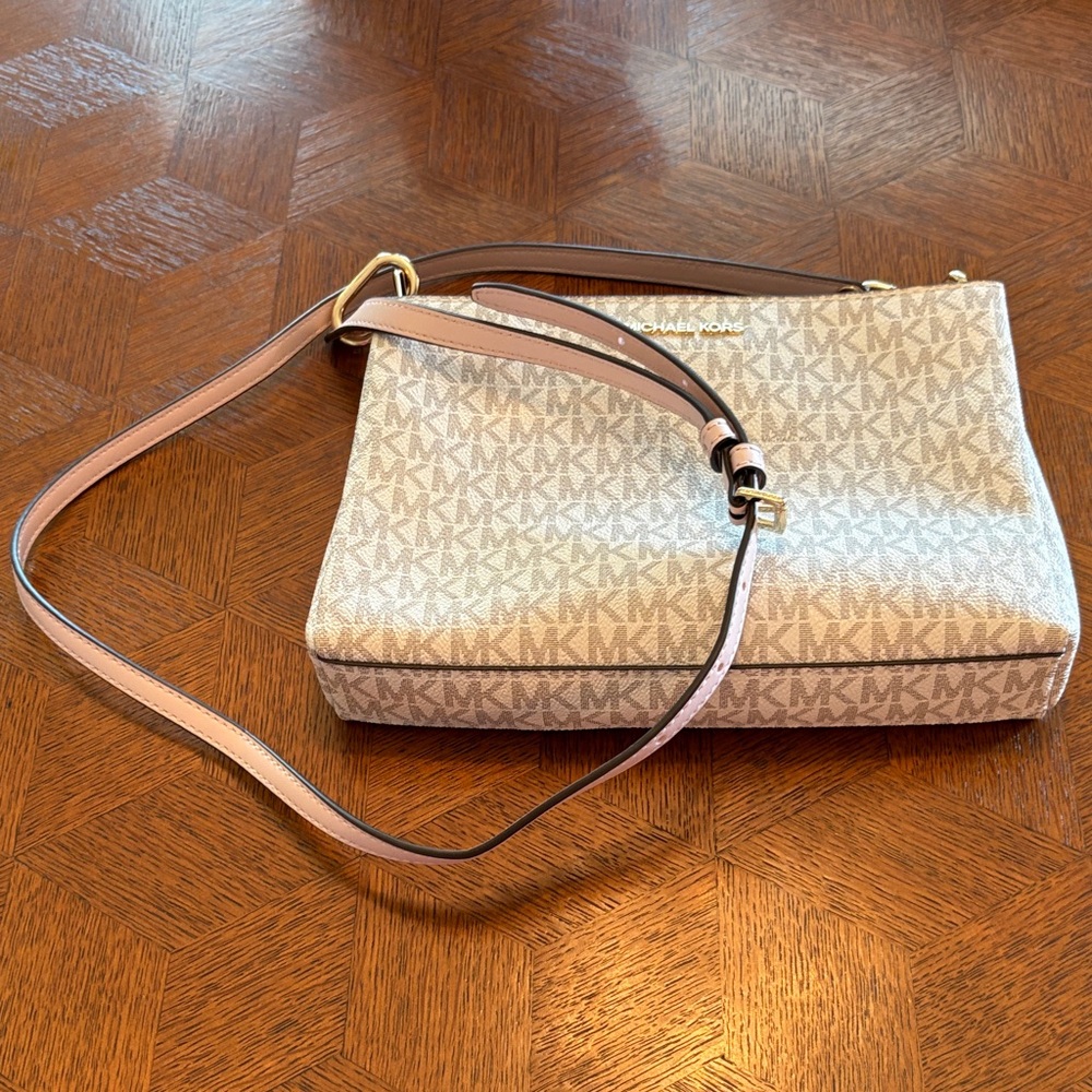Crossbody bag